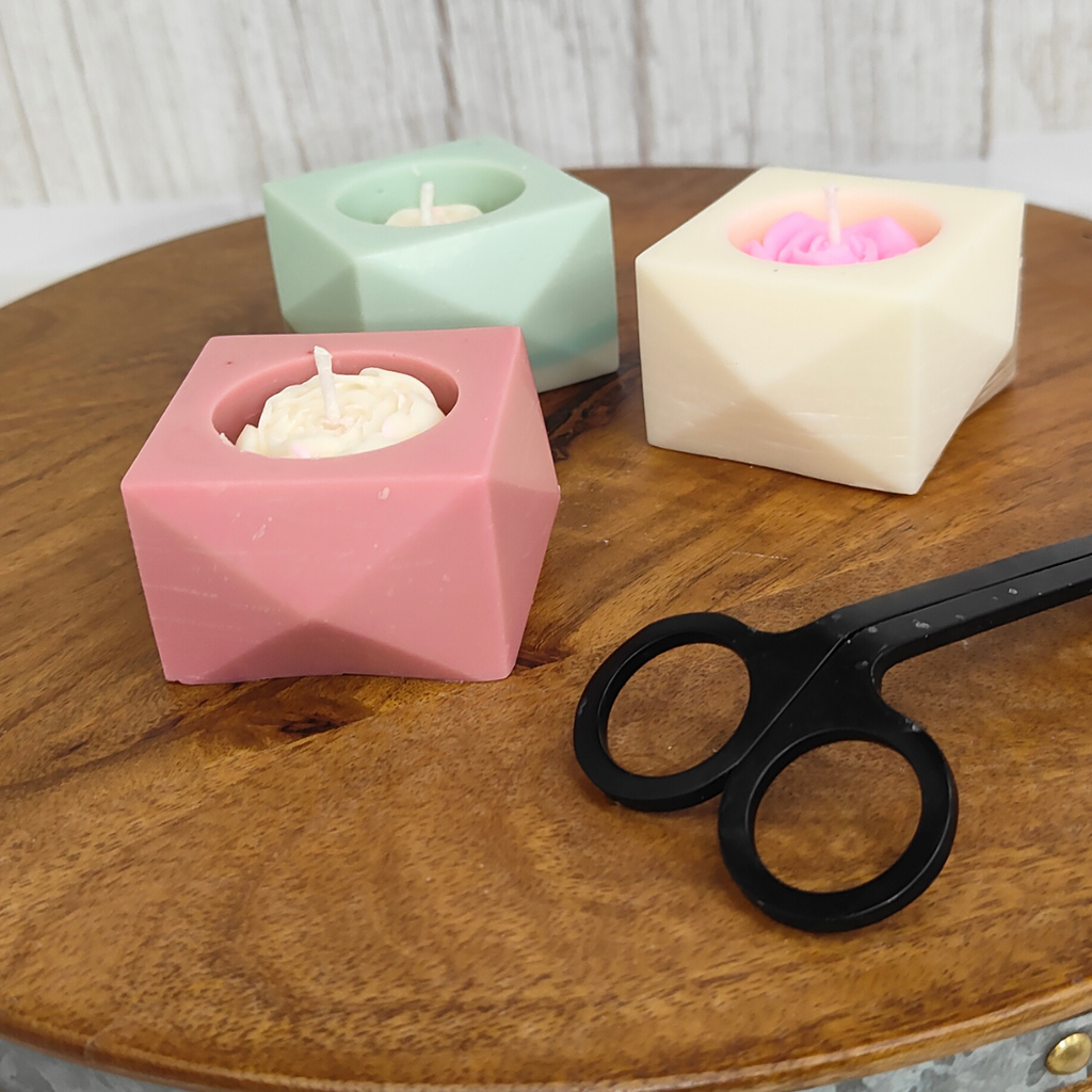 Round Candle with Embed